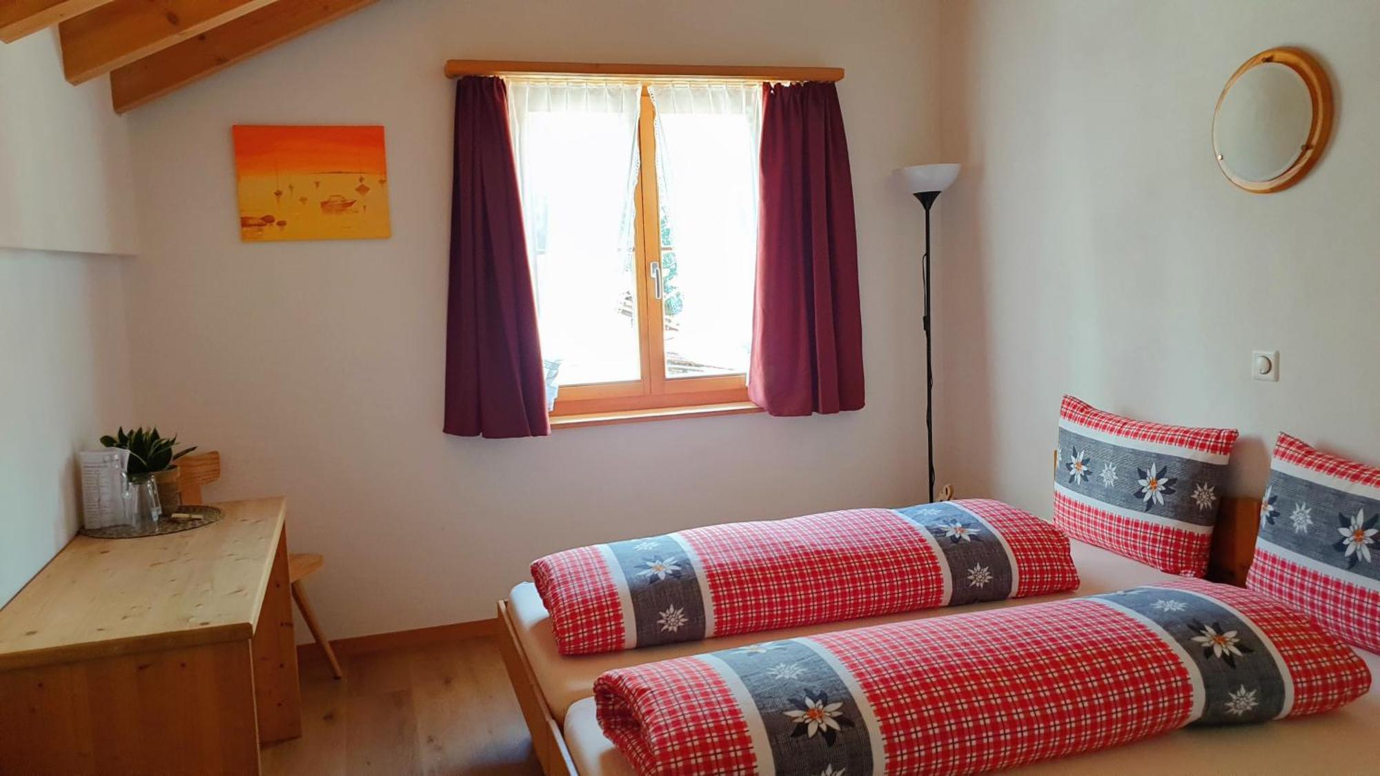 Gasthaus Alpenrose Innerferrera ภายนอก รูปภาพ